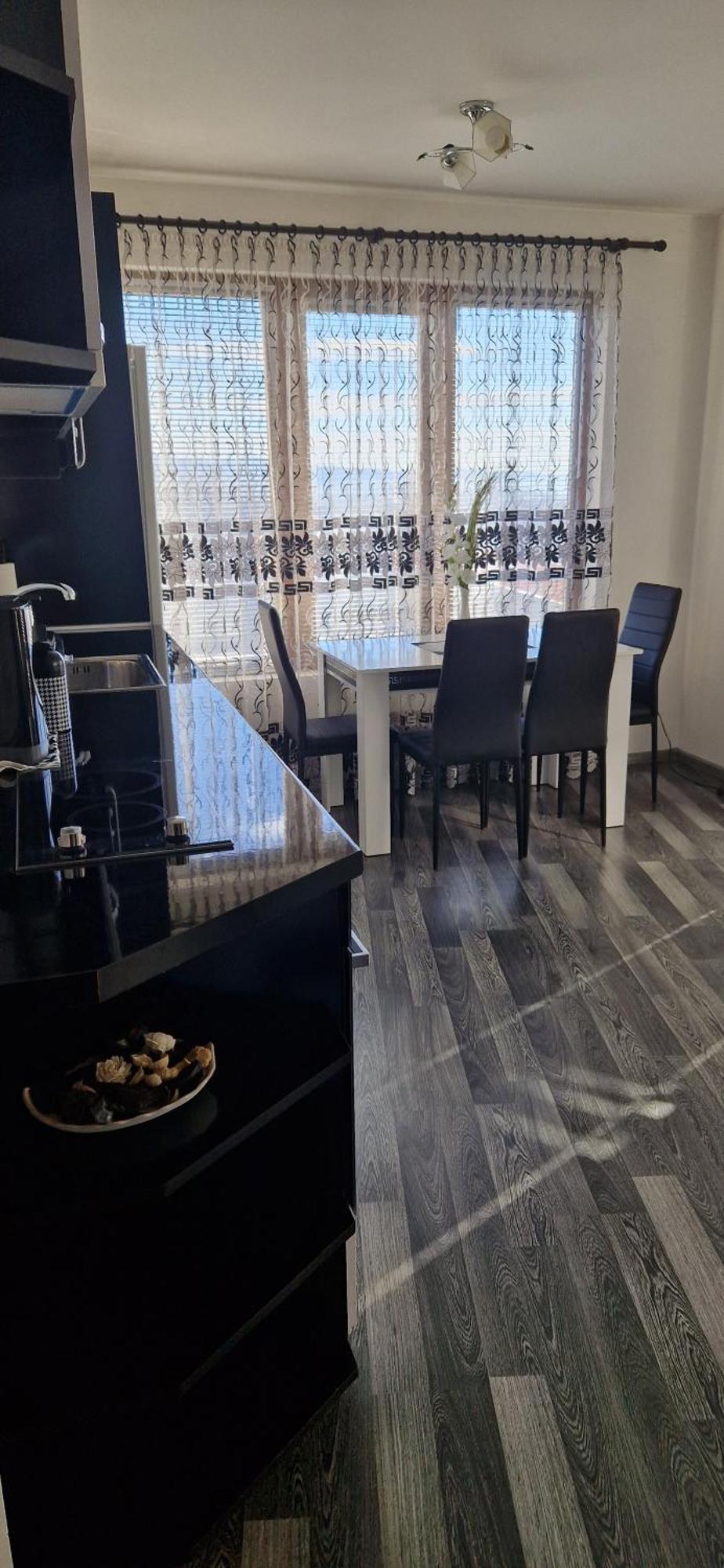 Black And White Apartment Karlovo Dış mekan fotoğraf